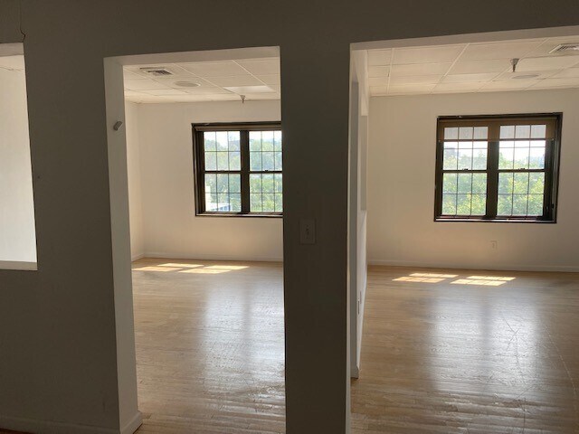 More Photos Of 11-25 Middle Neck Rd, Great Neck Loft Creative Space For Lease