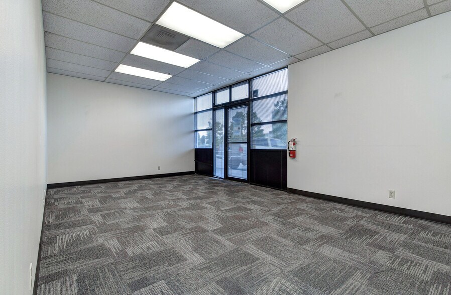 More Photos Of 3101 111th St SW, Everett Manufacturing For Lease