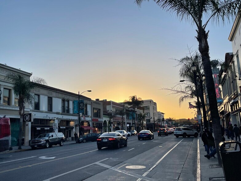 More Photos Of 43 E Colorado Blvd, Pasadena Restaurant For Sale