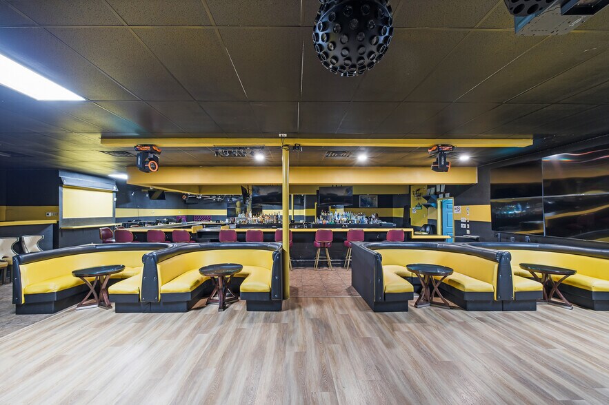 More Photos Of 4465 E Sahara Ave, Las Vegas Bar For Sale