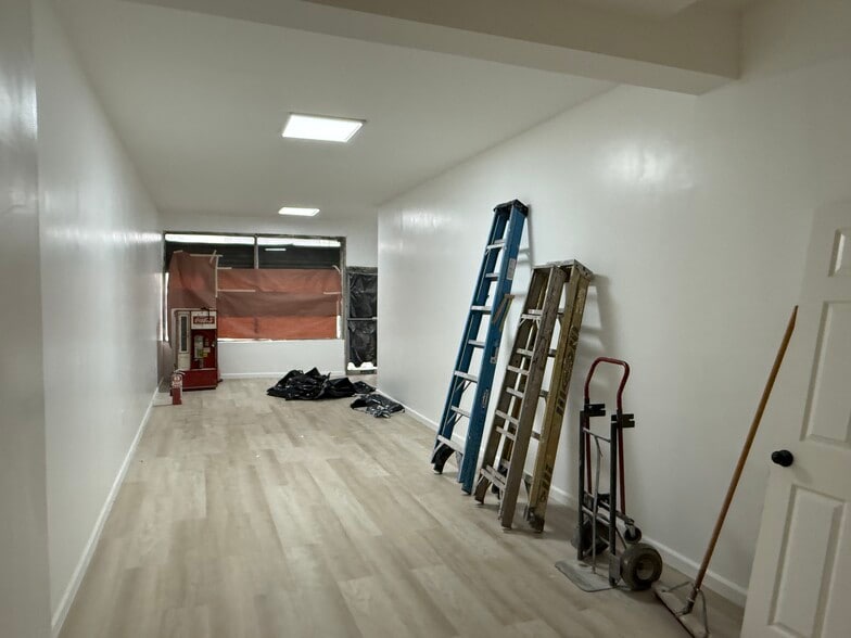 Primary Photo Of 11462 Merrick Blvd, Jamaica Storefront Retail Residential For Lease