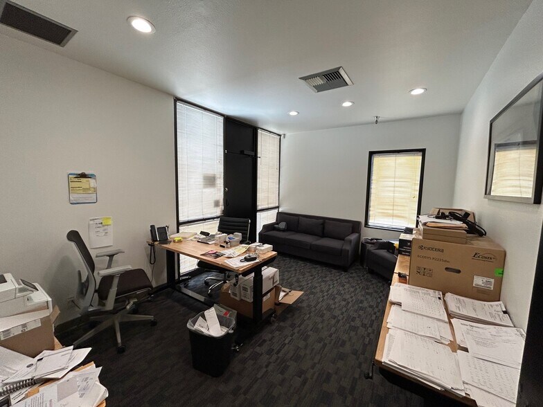 More Photos Of 7311-7341 Anaconda Ave, Garden Grove Warehouse For Lease