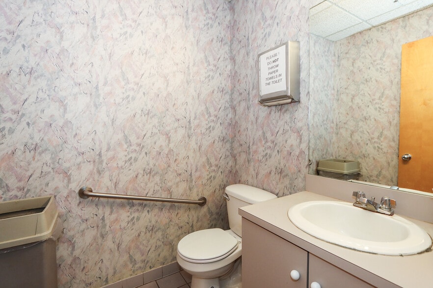 More Photos Of 233 E Shore Rd, Great Neck Medical For Sale