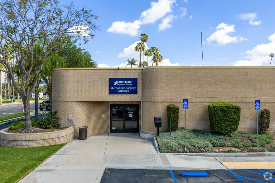 More Photos Of 4510 Brockton Ave, Riverside Unknown For Lease