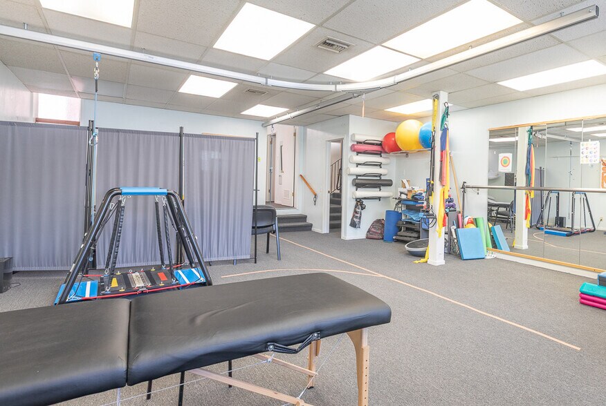More Photos Of 3718 Grand Ave, Oakland Office For Lease