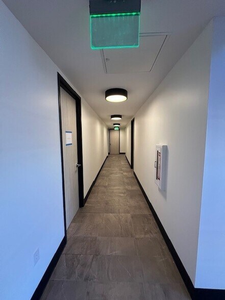 More Photos Of 2512 S Interstate 35 S, Austin Office For Sale