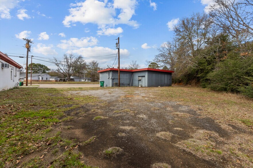 More Photos Of 1306 HWY 155, Palestine Auto Repair For Sale