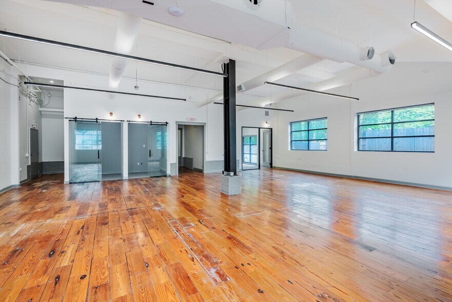 More Photos Of 619 S Cedar St, Charlotte Loft Creative Space For Lease