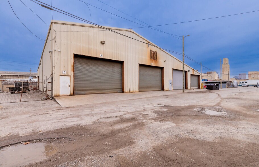 More Photos Of 1604 Northwestern Pky, Louisville Manufacturing For Sale