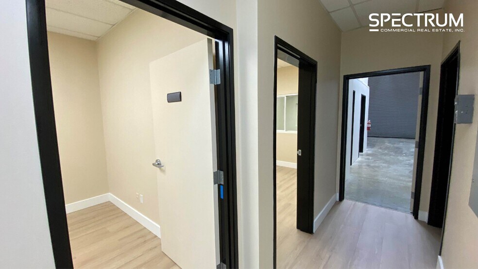 More Photos Of 26340 Diamond Pl, Santa Clarita Light Distribution For Lease