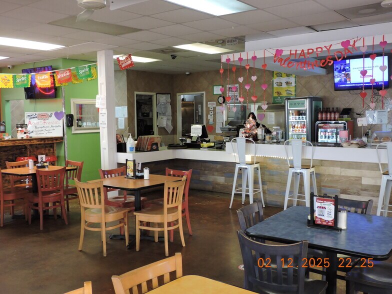 More Photos Of 5560 Gulfton Dr, Houston General Retail For Sale