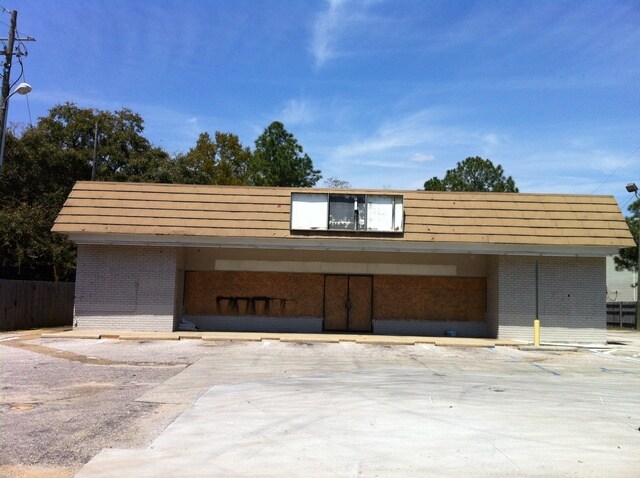 Primary Photo Of 3026 Cottage Hill Rd, Mobile Convenience Store For Sale