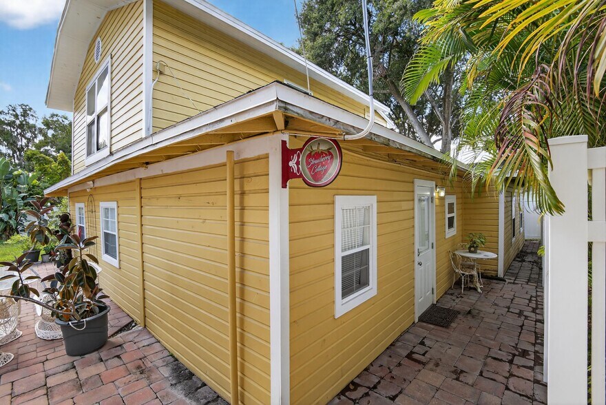 More Photos Of 805 N Wheeler St, Plant City Hospitality For Sale