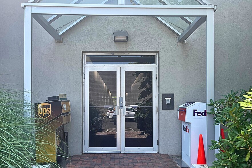 More Photos Of 1 Eliot Pl, Fairfield Office For Lease
