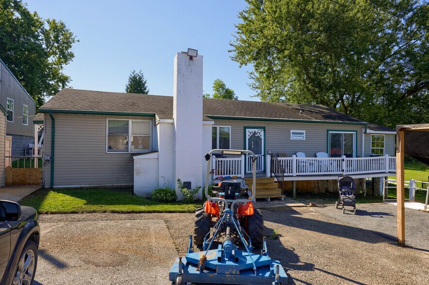 More Photos Of 197 Pencroft Dr N, Holtwood Industrial For Sale