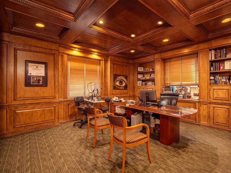 More Photos Of 550 Park Ave, New York Apartments For Sale