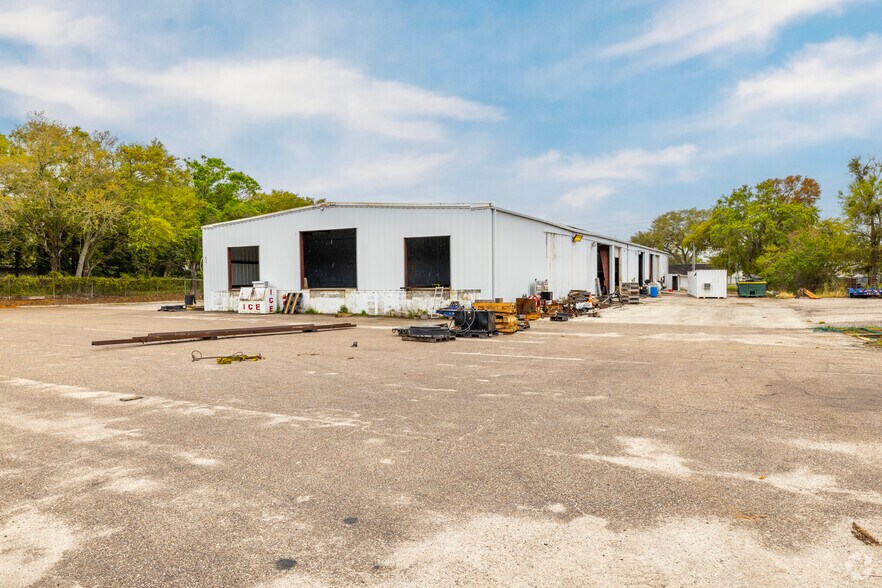 More Photos Of 9516 E Dr Martin Luther King Blvd, Tampa Warehouse For Lease