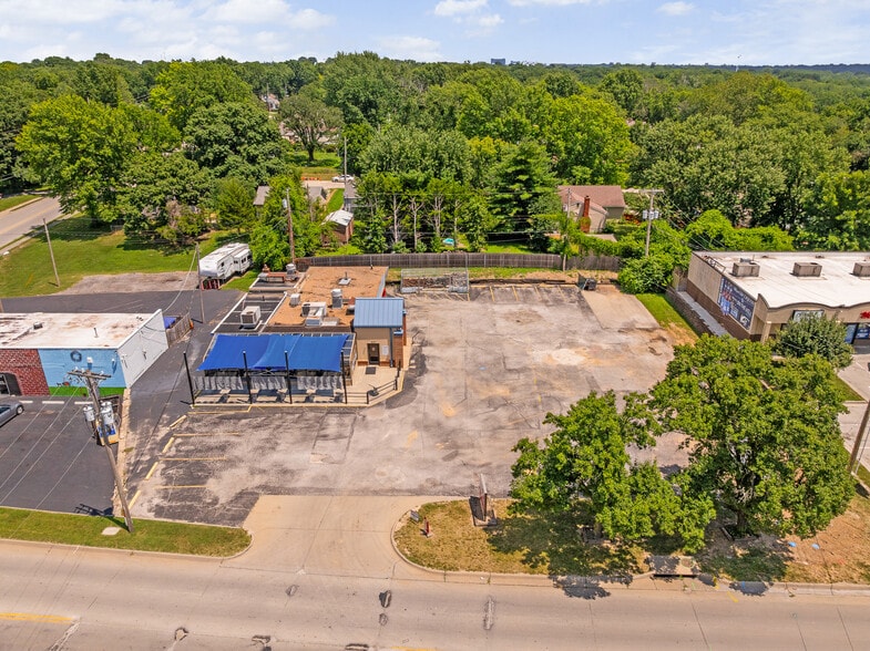 More Photos Of 2117 S 34th St, Kansas City Restaurant For Sale
