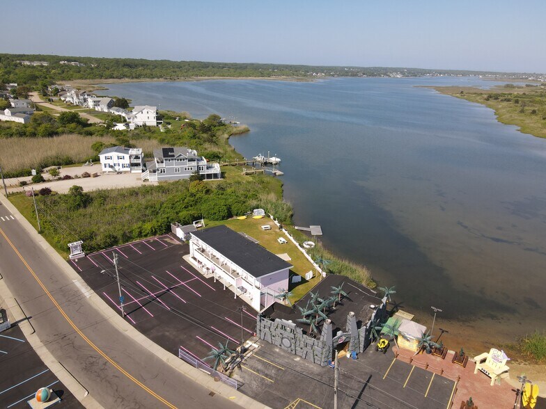 More Photos Of 19 Winnapaug Rd, Westerly General Retail For Sale