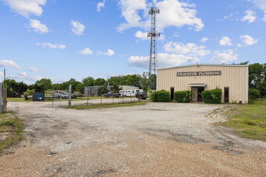 More Photos Of 449 National Dr, Rockwall Warehouse For Sale