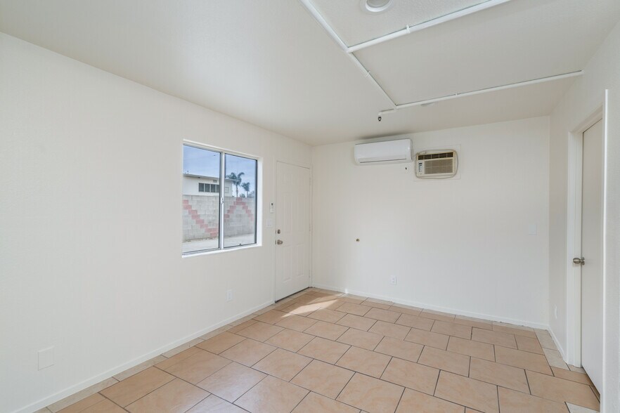 More Photos Of 14646 Kittridge St, Van Nuys Apartments For Sale