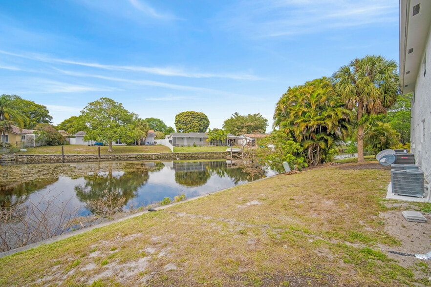 More Photos Of 461 Sunshine Dr, Coconut Creek Apartments For Sale