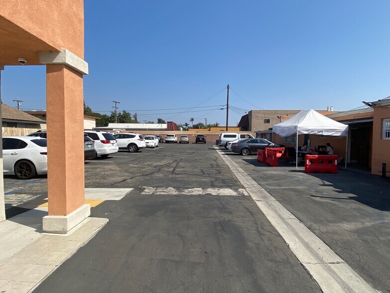 More Photos Of 9121 Garden Grove Blvd, Garden Grove General Retail For Lease