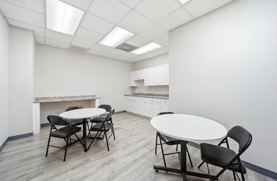 More Photos Of 1920 Boothe Cir, Longwood Office For Lease