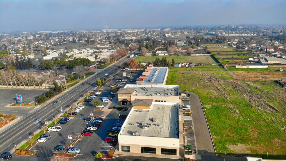 More Photos Of 7400 Elsie Ave, Sacramento Freestanding For Lease