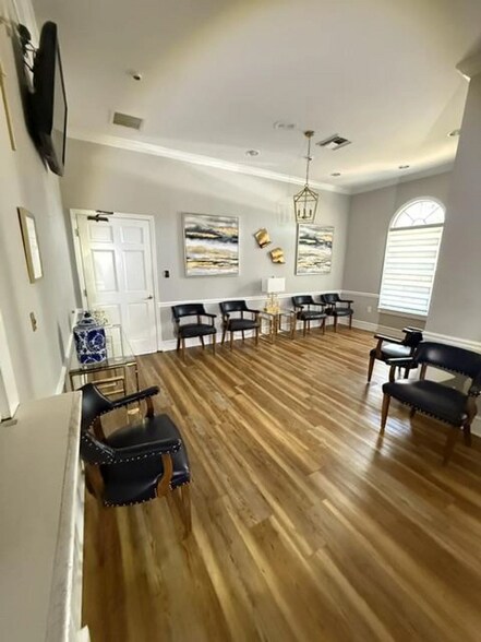 More Photos Of 2718 N Oak St, Valdosta Medical For Sale