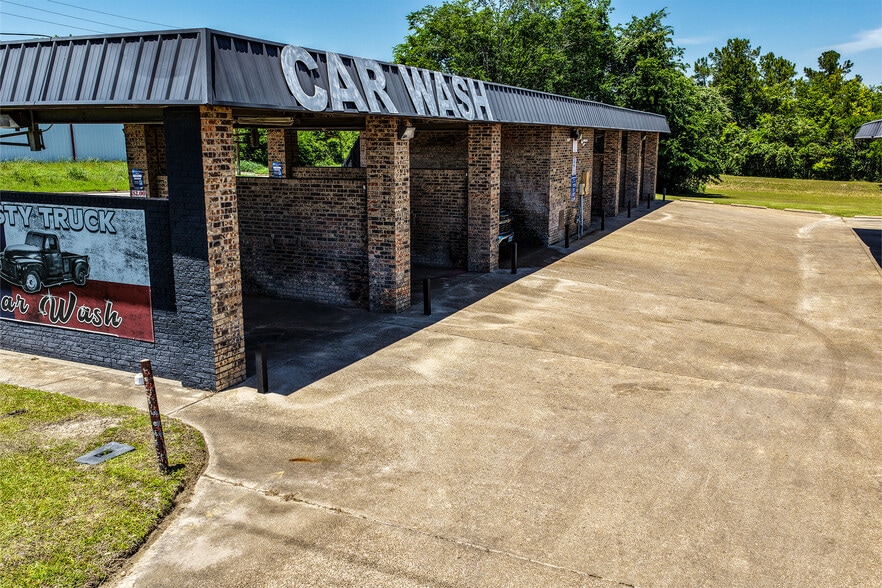 More Photos Of 1902 American Legion dr, Huntsville Specialty For Sale