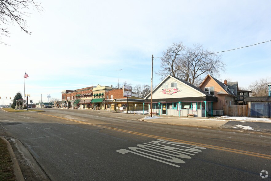 More Photos Of 132 N Main St, Brooklyn Freestanding For Sale
