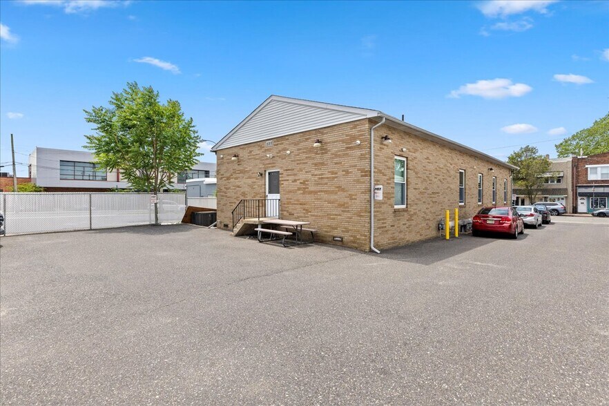 More Photos Of 411 N High St, Millville Medical For Sale