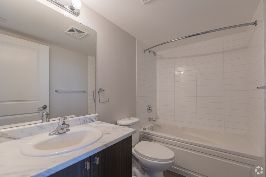 More Photos Of 2 Vena Way, Toronto Apartments For Lease