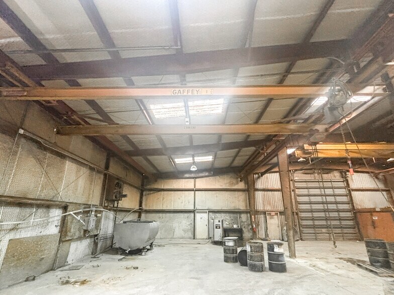 More Photos Of 3803 Mankins Ave, Odessa Warehouse For Sale