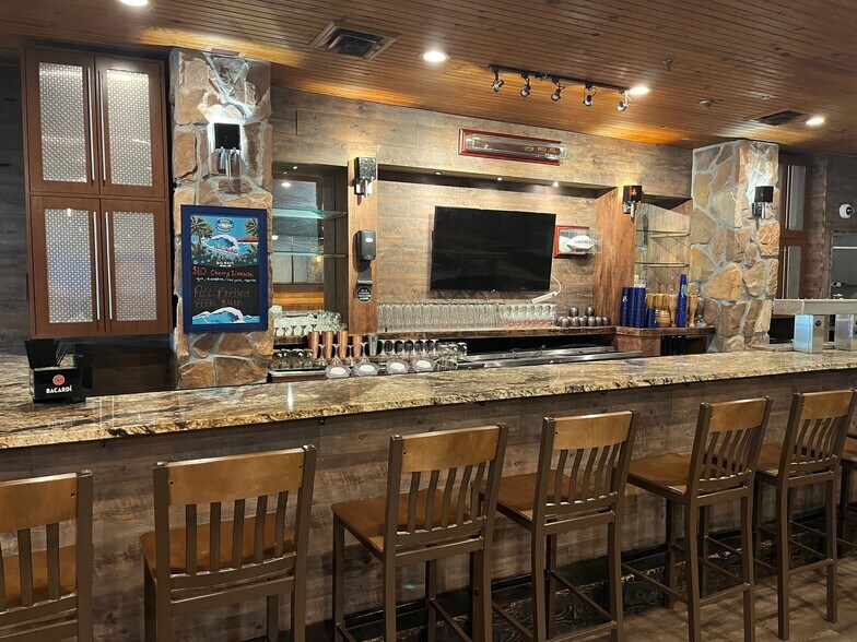 More Photos Of 2280 Shepherd of the Hills Expy, Branson Restaurant For Lease