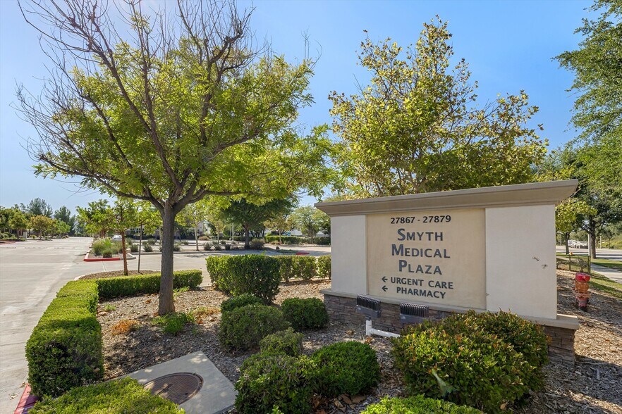 More Photos Of 27871 Smyth Dr, Santa Clarita Medical For Sale