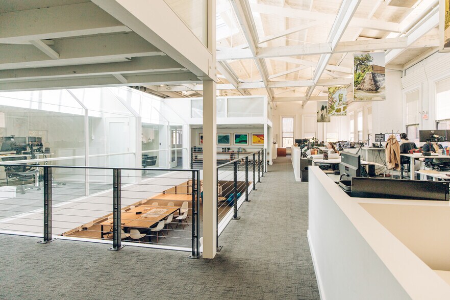 More Photos Of 111 SW Oak St, Portland Loft Creative Space For Lease