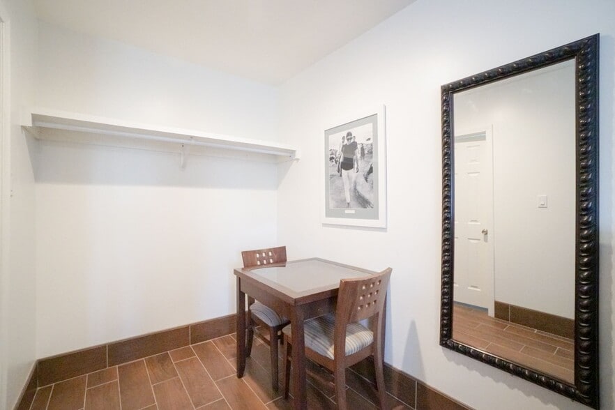 More Photos Of 3101 E Pacific Coast Hwy, Signal Hill Hotel For Sale