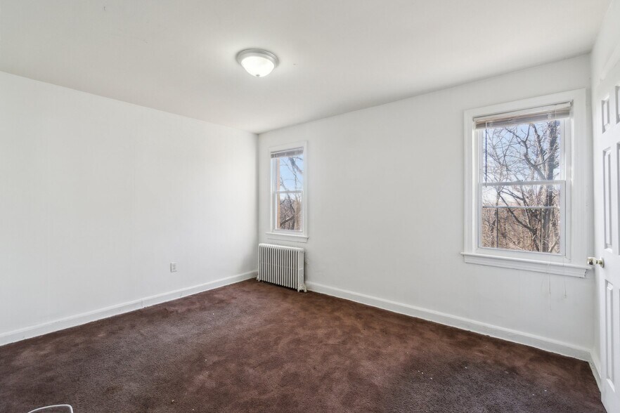 More Photos Of 3162 Buena Vista Ter SE, Washington Apartments For Sale