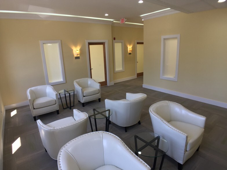 More Photos Of 677 Craig Rd, Creve Coeur Office For Lease