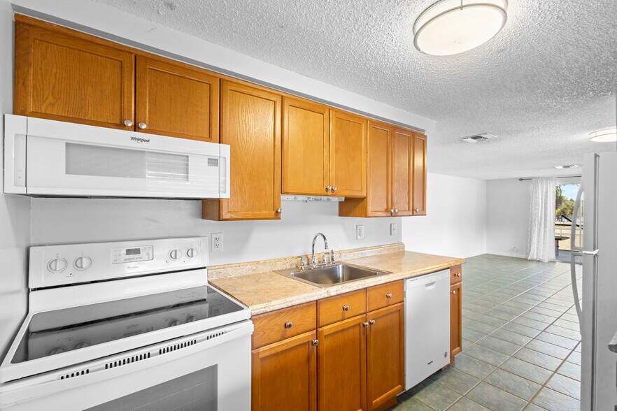 More Photos Of 42554 Maggie Jones Rd, Paisley Horse Stables For Sale