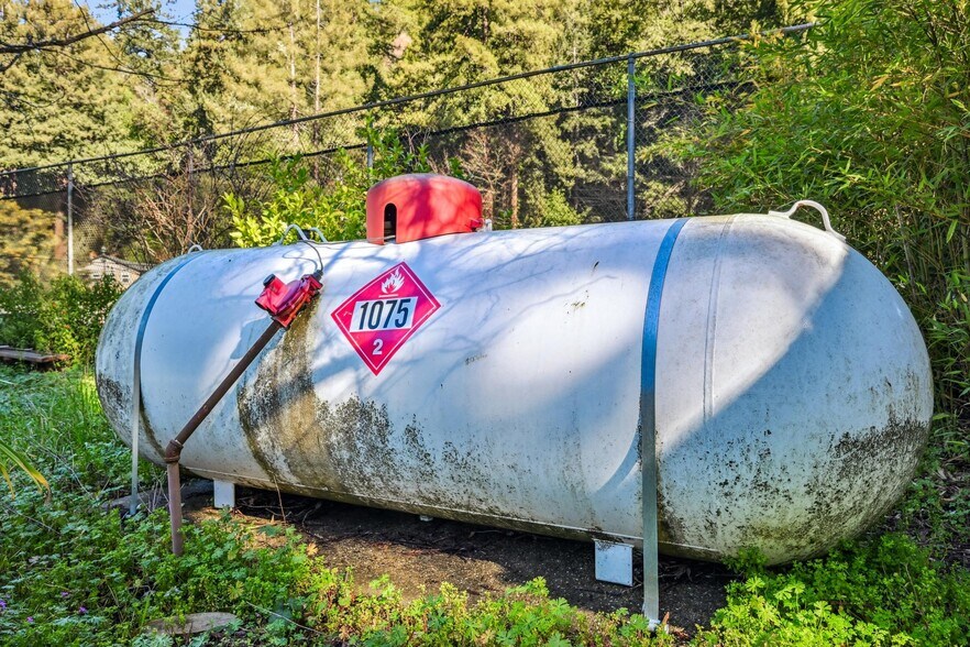 More Photos Of 17132 Highway 116, Guerneville General Retail For Sale