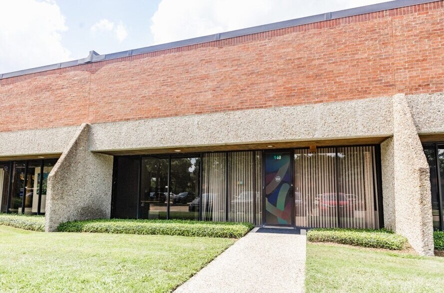 More Photos Of 6925 Portwest Dr, Houston Office For Lease
