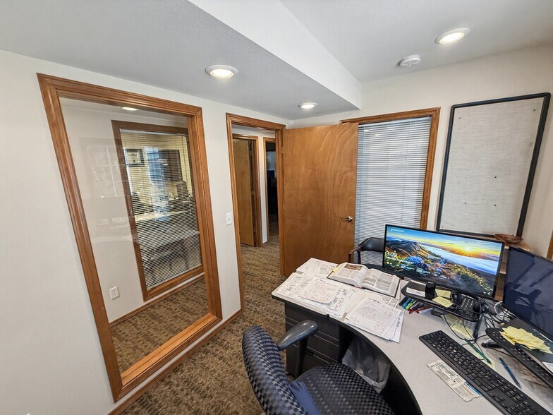 More Photos Of 1038 W Davidson Ave, Coeur d'Alene Office For Sale