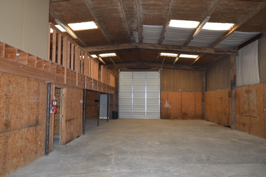 More Photos Of 5508 S FM 1788, Midland Warehouse For Lease