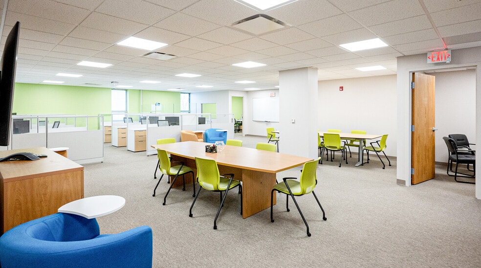 More Photos Of 10475 Perry Hwy, Wexford Medical For Lease