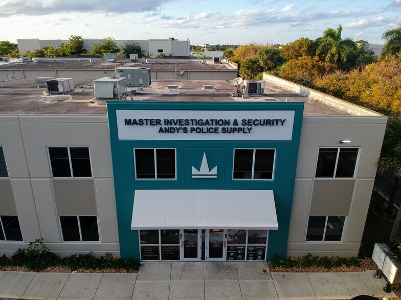 More Photos Of 14000-14046 NW 82nd Ave, Miami Lakes Light Distribution For Lease