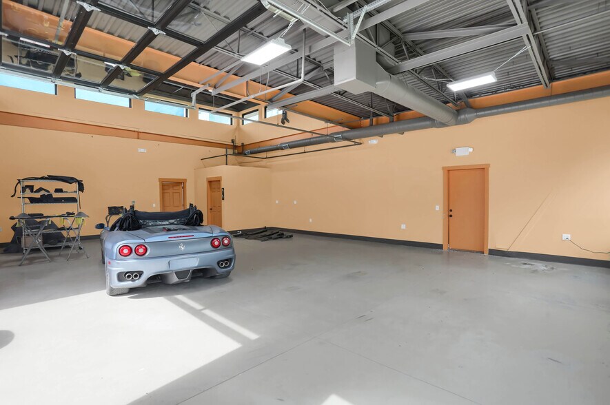 More Photos Of 8538 Saulsbury St, Littleton General Retail For Sale