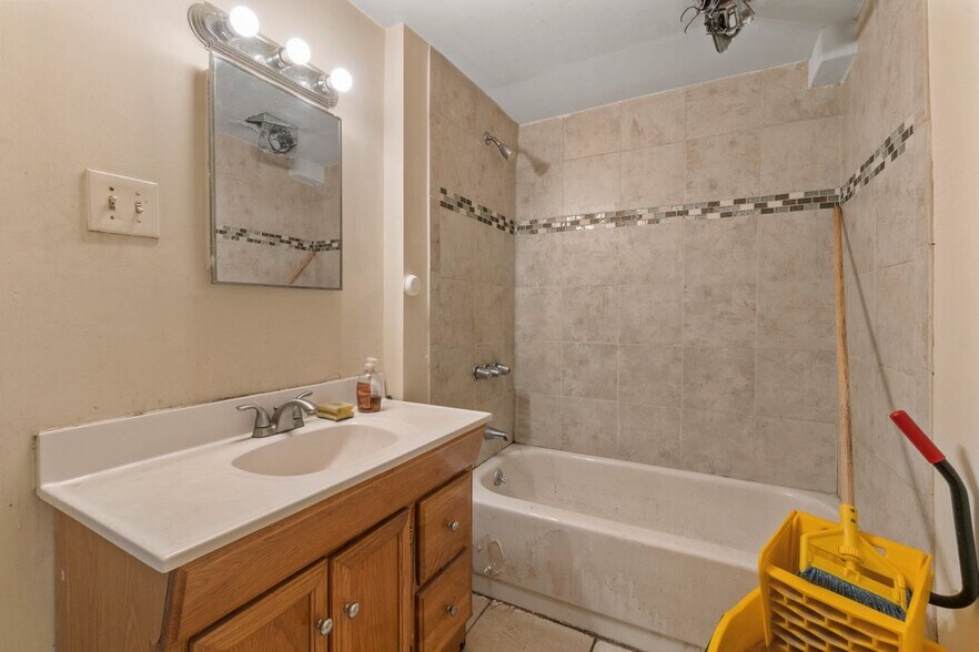 More Photos Of 2129 Charles St, Baltimore Storefront Retail Residential For Sale